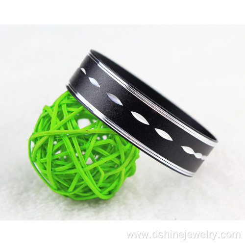 Black Aluminium Wide Bangles With Silver Engraved Pattern